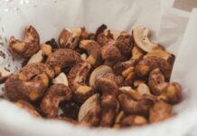 My Go-To Low Carb Snacks That Actually Taste Good (And Keep Me Full!)